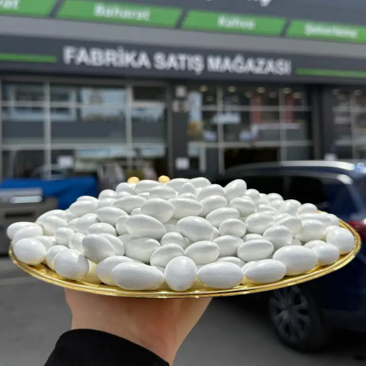 Çikolatalı Badem Draje Beyaz
