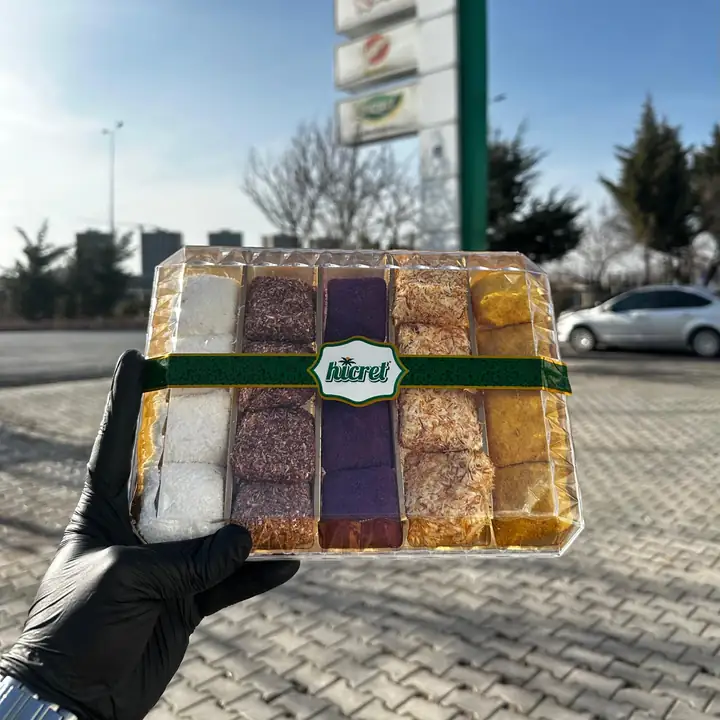Özel Kutuda Çikolatalı Bohça