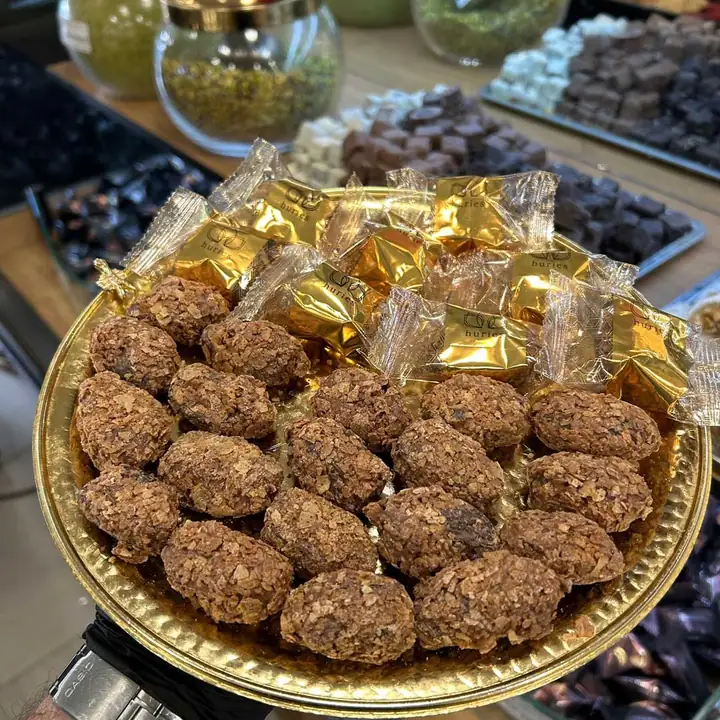 Bademli &Ccedil;ıtır &Ccedil;ikolatalı Hurma