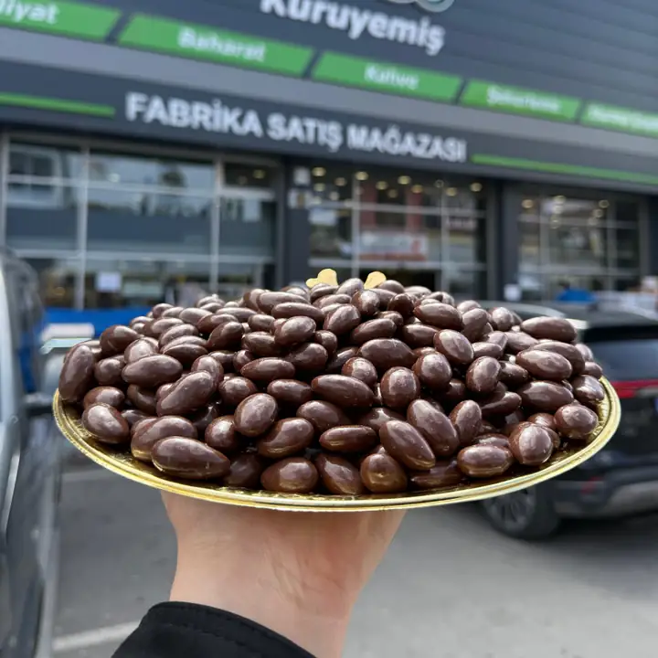 Çikolatalı Badem Draje Sütlü